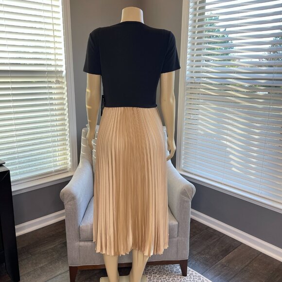 KARL LAGERFELD Pleated Cut Out Dress NWT Sz Sm - Picture 6 of 12